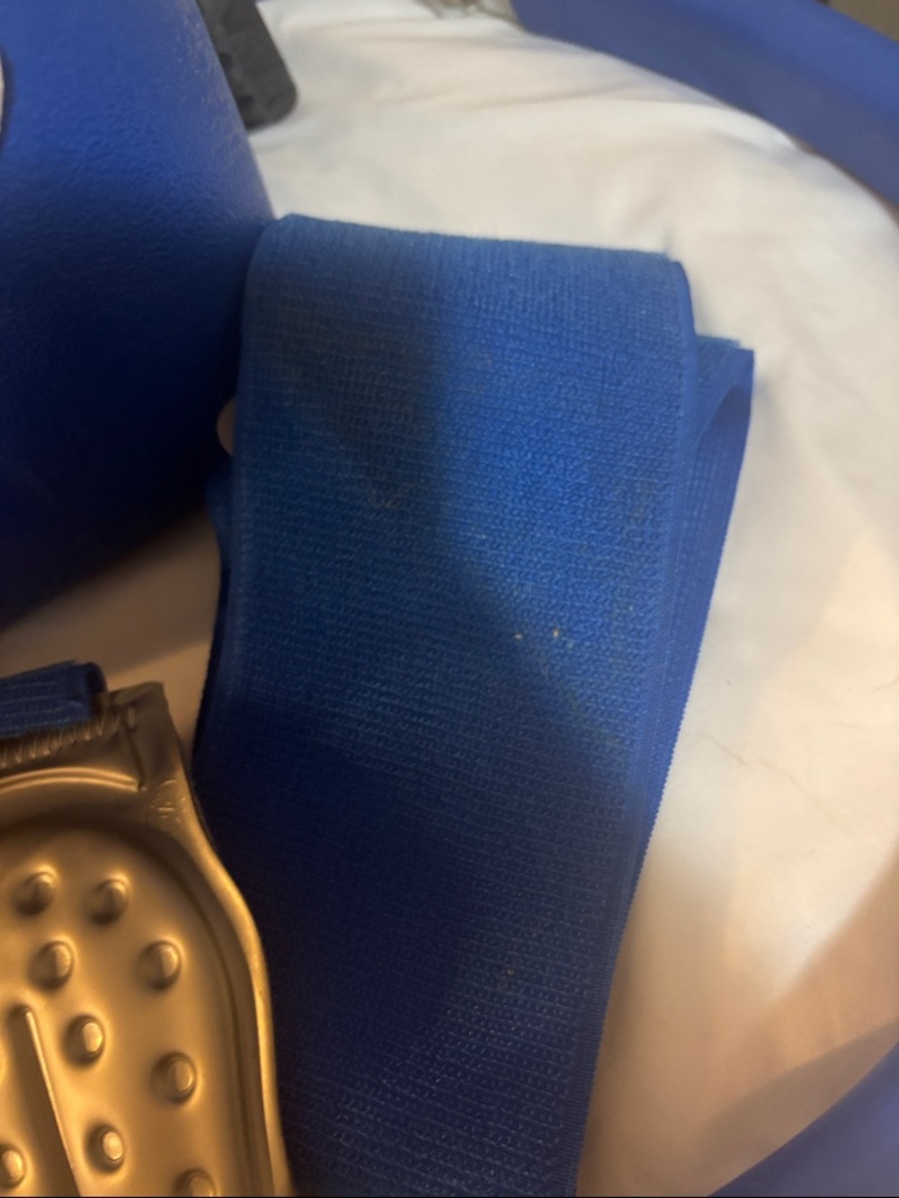 Active Ice Blue Cold Therapy Unit with Blue Gel Pads - Picture 2 of 10